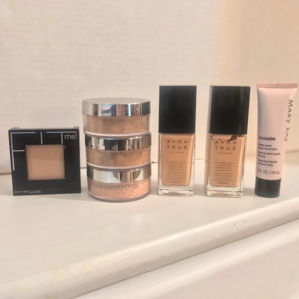 7pc Beige Foundation & Powder: Bundle